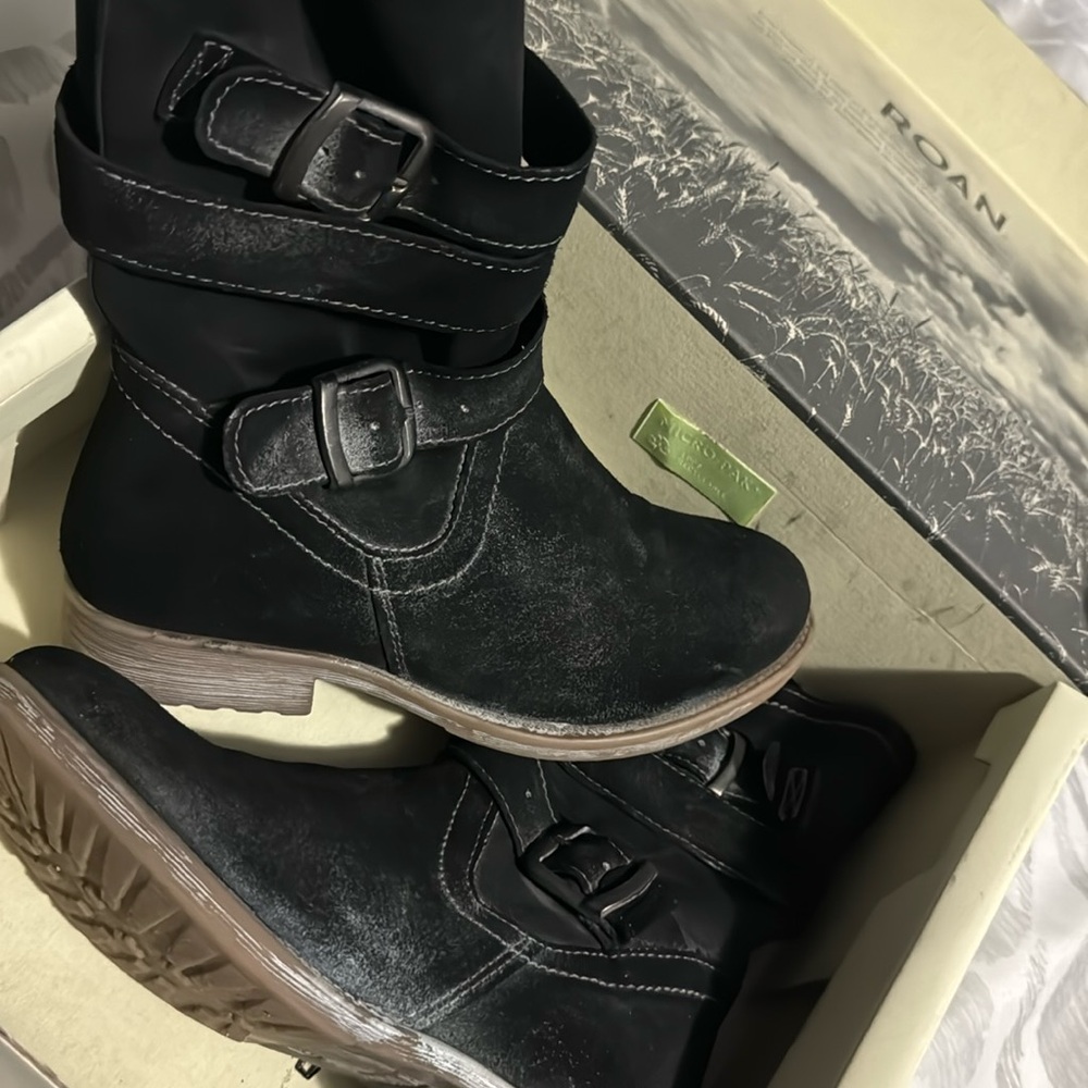 Black Roan boots